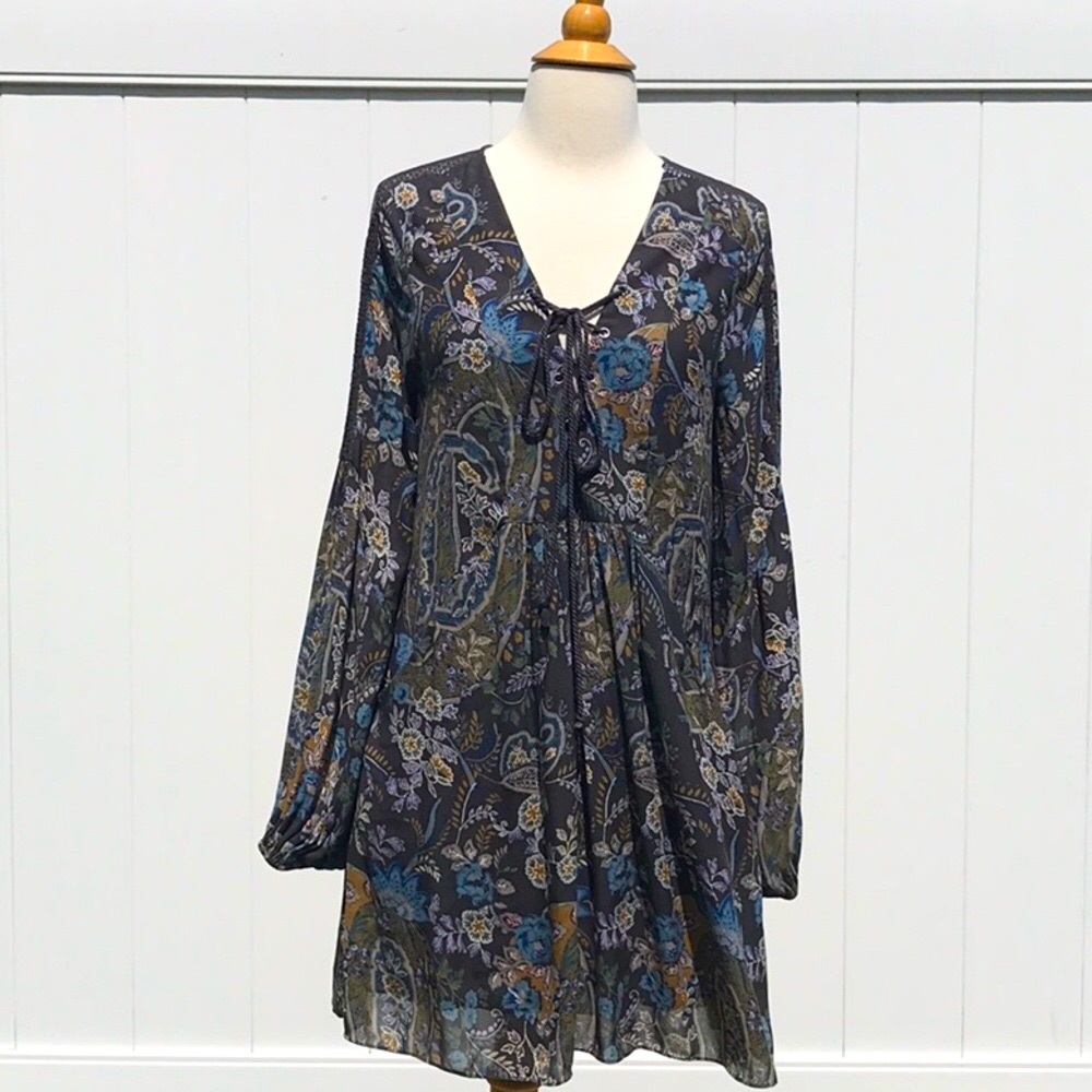 Free People Gray Floral V Neck with Front Tie Long Sleeve MIDI Dress Size Medium
